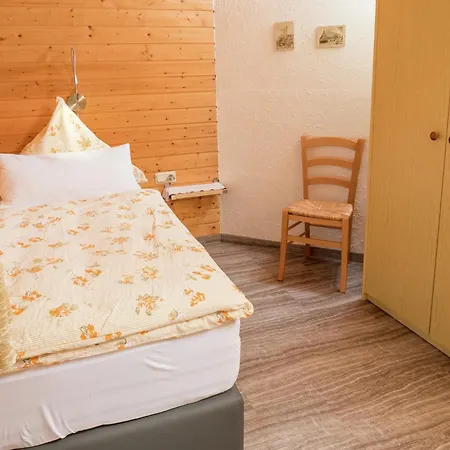 Casa de Férias Spacious Countryside Loßburg